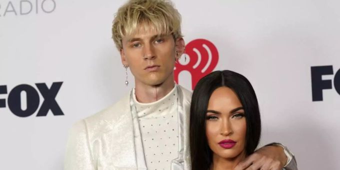 US-Schauspielerin Megan Fox (r) und Rapper Machine Gun Kelly bei den iHeartRadio Music Awards in Los Angeles. Foto: Chris Pizzelo/Invision via AP/dpa US-Schauspielerin Megan Fox (r) und Rapper Machine Gun Kelly bei den iHeartRadio Music Awards in Los Angeles. Foto: Chris Pizzelo/Invision via AP/dpa