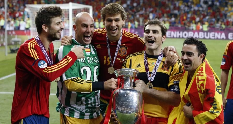 2008 und 2012 (Bild) wurde Pepe Reina mit Spanien Europa- und 2010 Weltmeister.