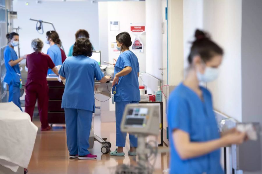 Etwa 40 Prozent der Patienten mit einer Sepsis-Diagnose müssen auf einer Intensivstation behandelt werden. (Archivbild)