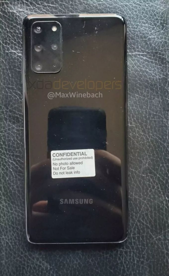 Neben dem Plus-Modell soll es zusätzlich zur regulären Variante auch ein Ultra-Modell des neuen Samsung Galaxy geben. Samsung Galaxy Plus Schwarz