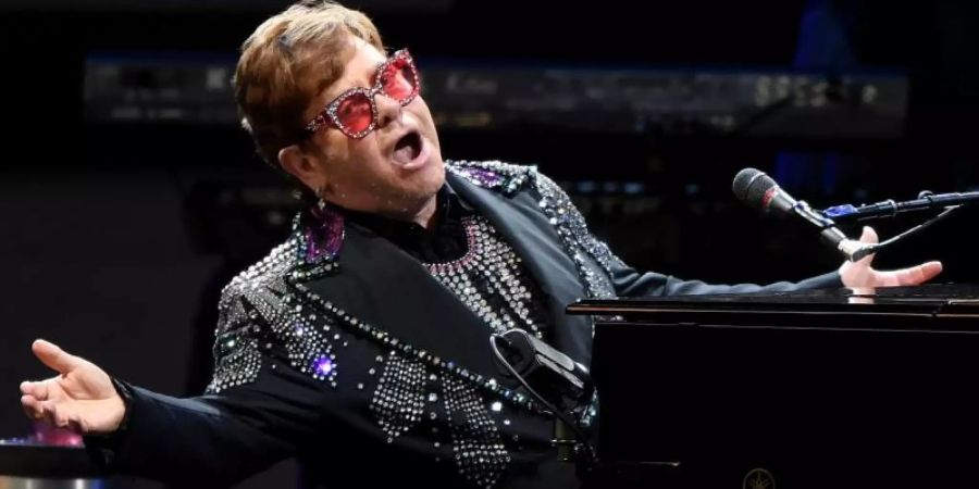 Elton John blieb die Stimme weg. Foto: Julian Smith/AAP/Archiv/dpa