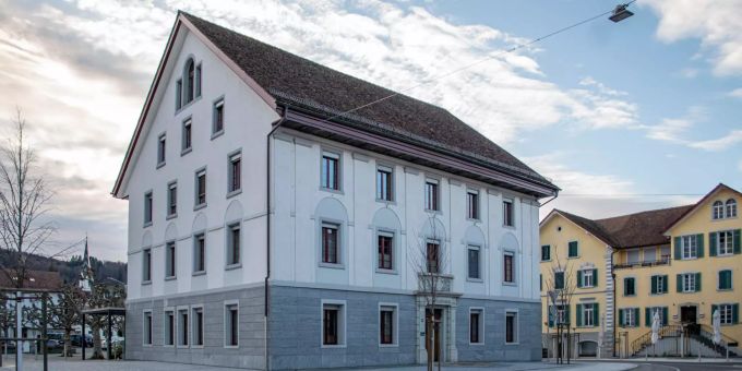 Das Gemeindehaus in Reinach. Das Gemeindehaus in Reinach.