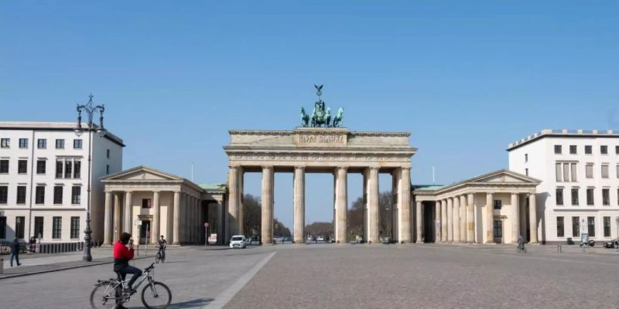 Berlin sagt alle grossen Veranstaltungen zum 75. Jahrestag von Befreiung und Kriegsende ab. Foto: Christophe Gateau/dpa