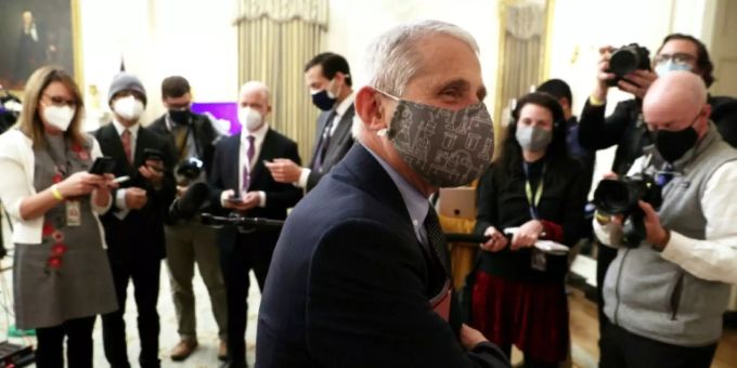 Der US-Virologe Anthony Fauci warnt vor grossen Weihnachtsfeiern und der Omikron-Variante. Coronavirus