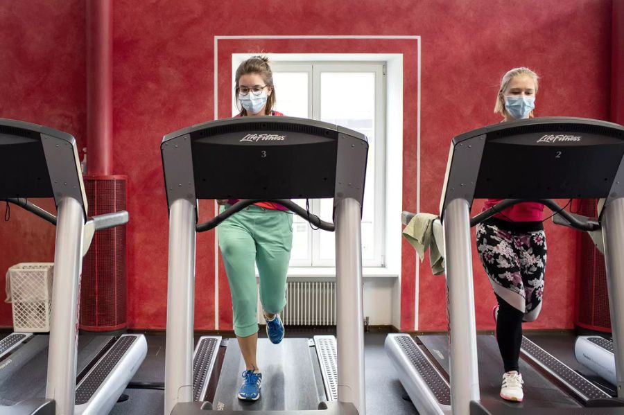 Das Coronavirus hat auch Folgen für Fitnesscenter. Was passiert, wenn eine 2G-Regelung eingeführt wird?