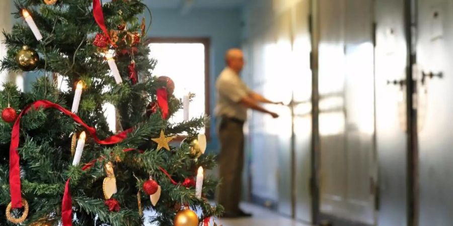 Über 950 Gefangene werden im Zuge der Weihnachtsamnestien freigelassen. Foto: Jan Woitas/zb/dpa/Symbolbild/Archiv