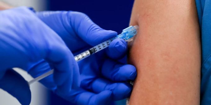 Economiesuisse und der Arbeitgeberverband hoffen auf den Erfolg des Schweizer Impfplans bezüglich des Coronavirus. Coronavirus - Impfung