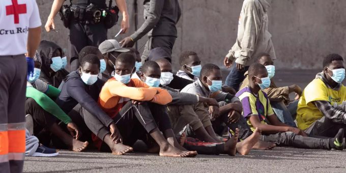Aus Afrika - 150 Migranten aus Booten vor Kanaren gerettet