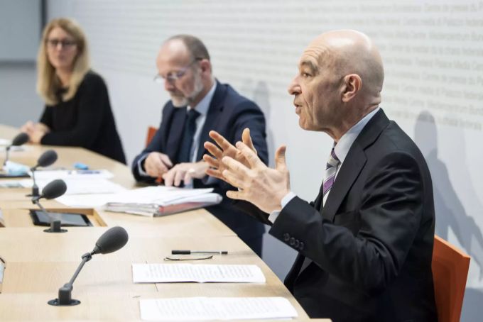 SP-Ständerat Daniel Jositsch an der Medienkonferenz zur Konzernverantwortungsinitiative, 2. November 2020, in Bern. Daniel Jositsch an einer Medienkonferenz.
