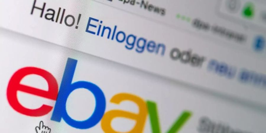 Das Logo von Ebay auf der Startseite der Internet-Verkaufsplattform. Foto: Monika Skolimowska/ZB/dpa