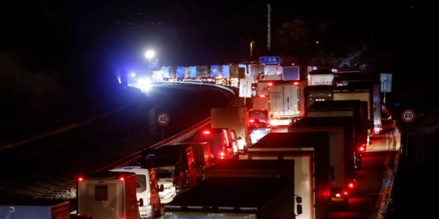 Stau an der deutsch-tschechischen Grenze