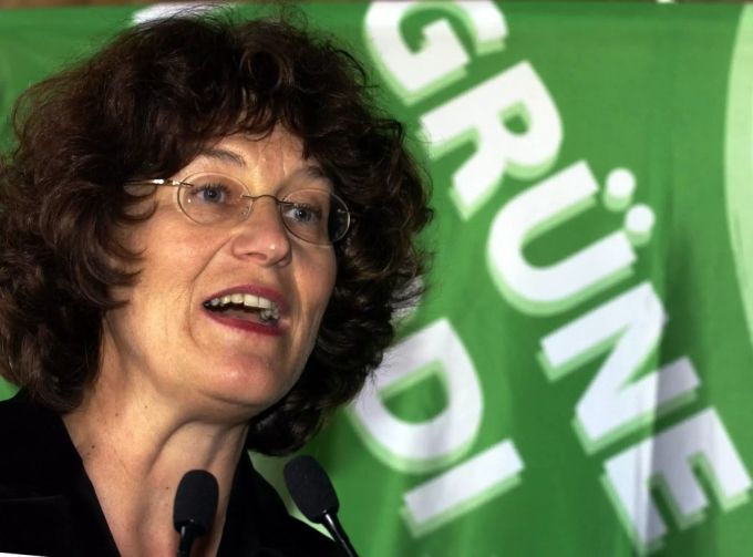 Ruth Genner, ehemalige Parteipräsidentin, spricht an der Delegiertenversammlung im September 2006. Grüne Ruth Genner