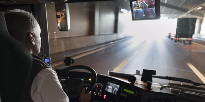 fahrassistent car bus chauffeur
