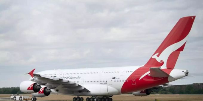 Die Fluggesellschaft Qantas will eine Impfpflicht für ihre Passagiere einführen. Foto: Sebastian Kahnert/dpa-Zentralbild/dpa