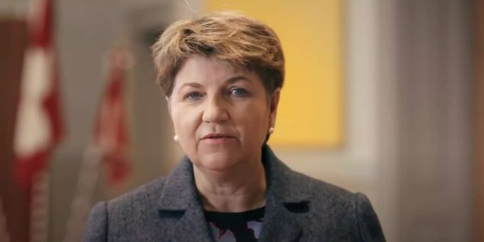 Viola Amher wendet sich in einer Videobotschaft an die Bewohner von Mitholz. viola amherd