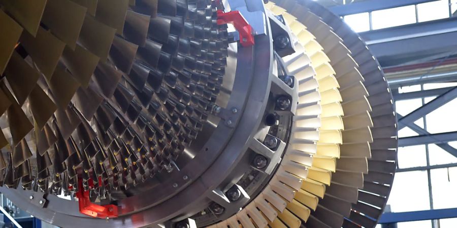 Europas Wirtschaft steht zu Beginn des neuen Jahres unter Druck. Zumindest zeigt das eine Umfrage unter Einkaufsmanagern an. Immerhin kann sich die Industrie in der Coronakrise behaupten, während die Dienstleister stärker leiden.(Archivbild)