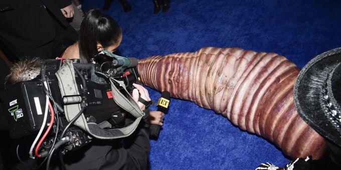 Heidi Klum in einem Interview mit einer Reporterin an ihrer diesjährigen Halloween-Party. Heidi Klum Halloween