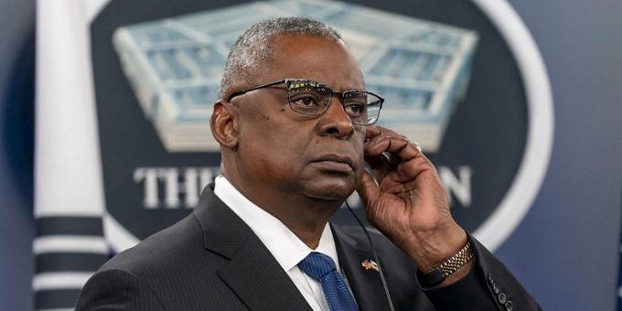 Lloyd Austin, Verteidigungsminister der USA, erscheint zu einer Pressekonferenz mit dem südkoreanischen Verteidigungsminister Jong-sup im Pentagon. Foto: Andrew Harnik/AP/dpa philippinen