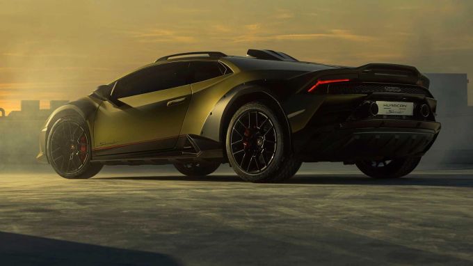 Üppige Beplankungen, grobstollige Reifen und Lufteinlass-Schnorchel kennzeichnen den Lamborghini Huracán Sterrato Lamborghini Huracán Sterrato
