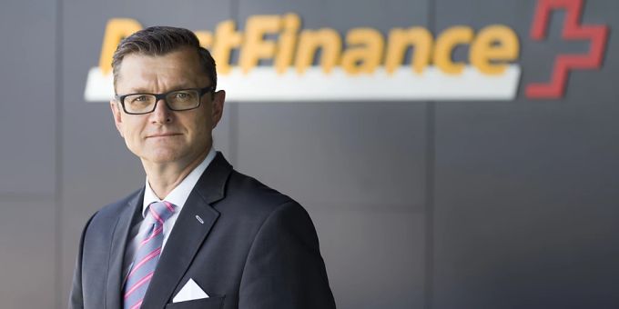 Hansruedi König reagiert mit der Postfinance auf den Entscheid der SNB. (Archivbild) Hansruedi König Postfinance