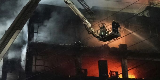 Ein Feuer hat in Indien zahlreiche Todesopfer gefordert. Indien