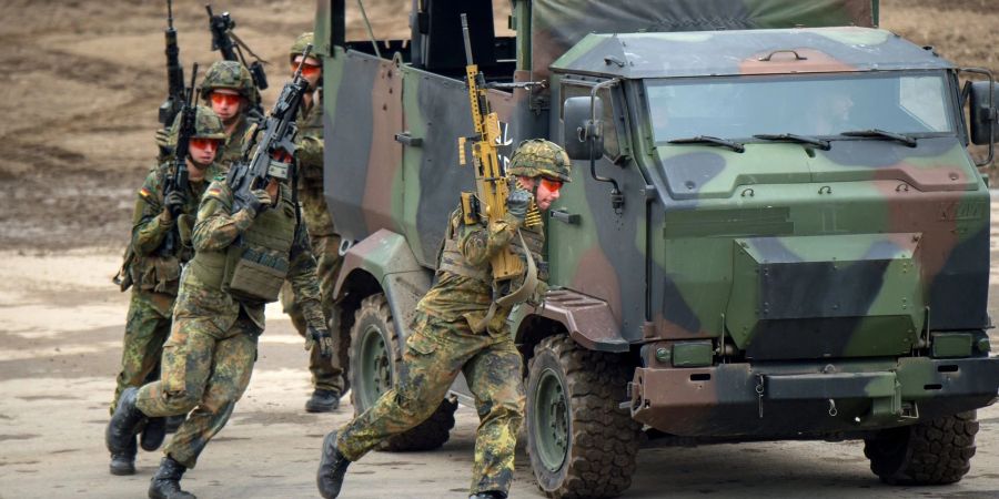 Soldaten der Bundeswehr bei einer Übung im niedersächsischen Münster.