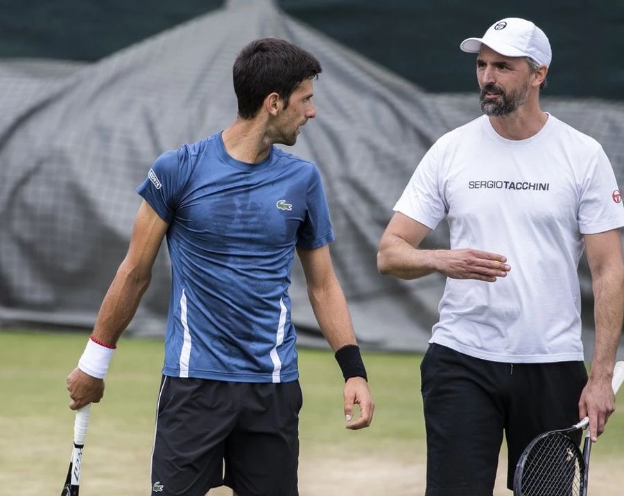 Novak Djokovic (l.) hat in den Augen seines Trainers Goran Ivanisevic (r.) keine reele Chance, an den US Open 2022 zu spielen.