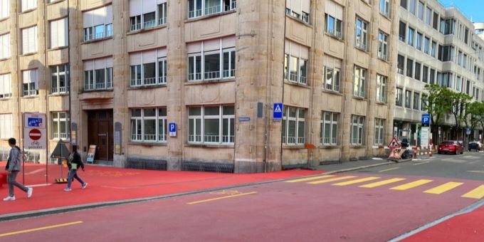 Velofahrer nach Unfall leicht verletzt.
