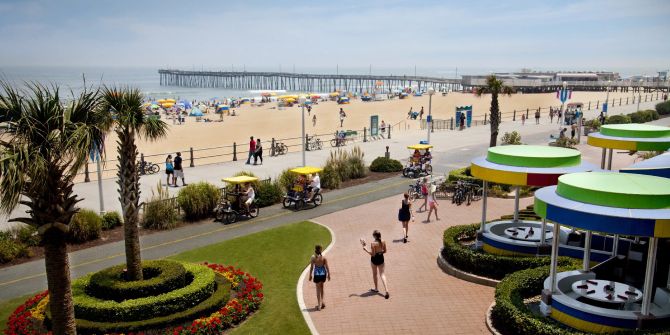 Pavillion Strand Promenade Meer Menschen