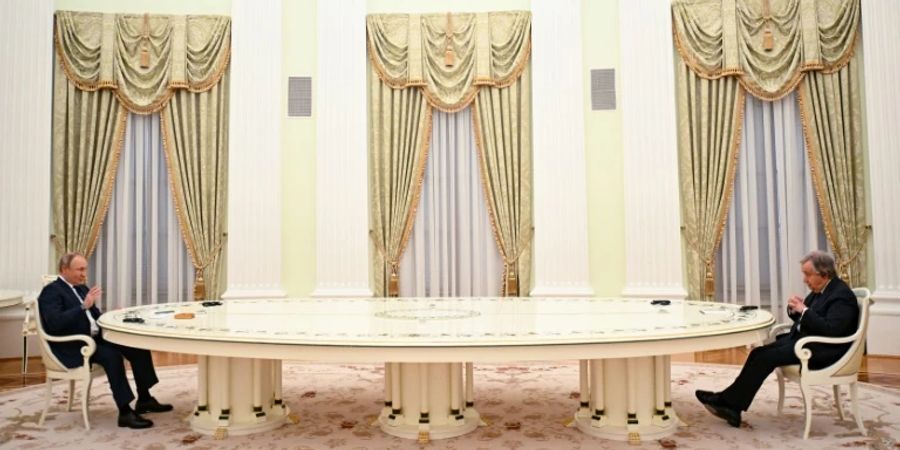 Putin (l.) und Guterres in Moskau