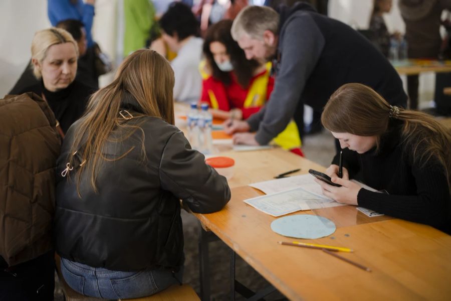 Gastrosuisse erhofft sich, dass die Menschen aus dem Ukraine-Krieg den Personalmangel in Restaurants senken können.