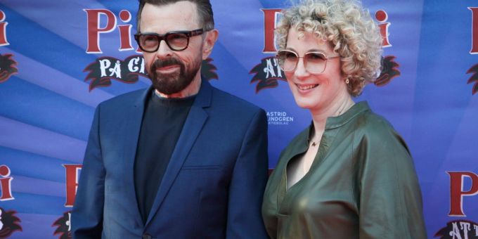 Abba-Star Björn Ulvaeus trifft mit seiner Partnerin Christina Sas zur Premiere ein. Abba-Star Björn Ulvaeus trifft mit seiner Partnerin Christina Sas zur Premiere ein.