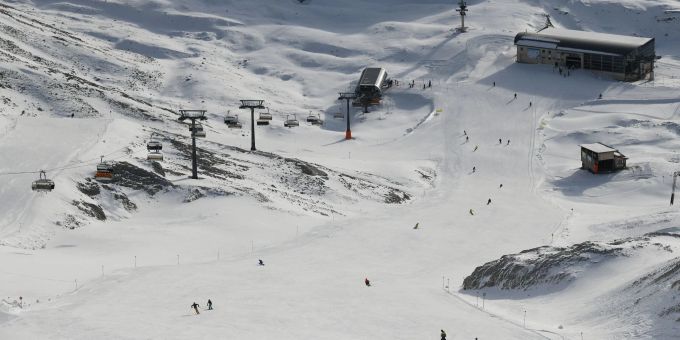 Drohende Energiekrise: Viele Skigebiete in Deutschland wollen im Winter Energie einsparen. Drohende Energiekrise: Viele Skigebiete in Deutschland wollen im Winter Energie einsparen.