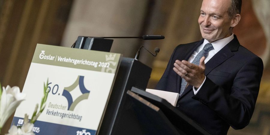 Volker Wissing (FDP), Bundesminister für Digitales und Verkehr, spricht bei der Eröffnung zum 60. Deutschen Verkehrsgerichtstag in Goslar.