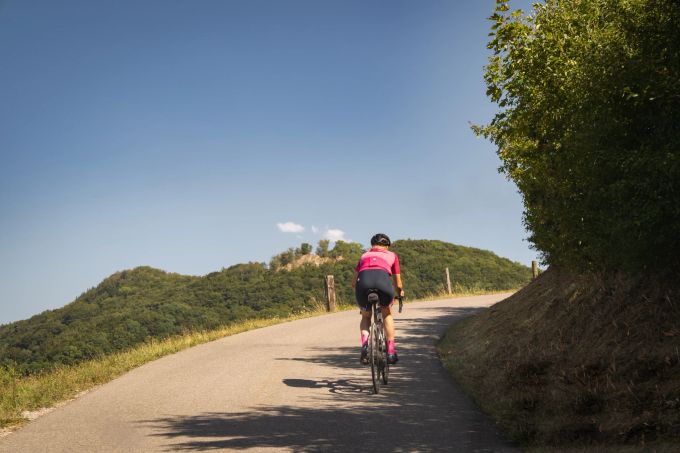 Die meisten Pässe waren recht gut zu fahren, andere verlangten Sattler deutlich mehr ab Monika Sattler auf ihrem Velo