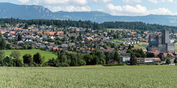 Blick auf Lohn Ammansegg mit der Lagerhaus Lohn AG. Blick auf Lohn Ammansegg mit der Lagerhaus Lohn AG.