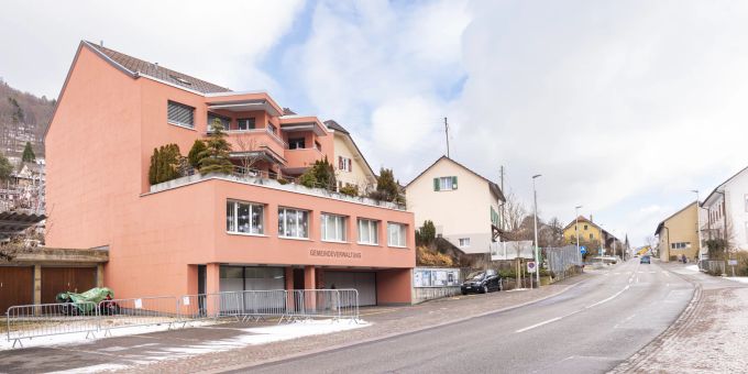 Die Gemeindeverwaltung von Nunningen an der Bretzwilerstrasse 19. Die Gemeindeverwaltung von Nunningen an der Bretzwilerstrasse 19.