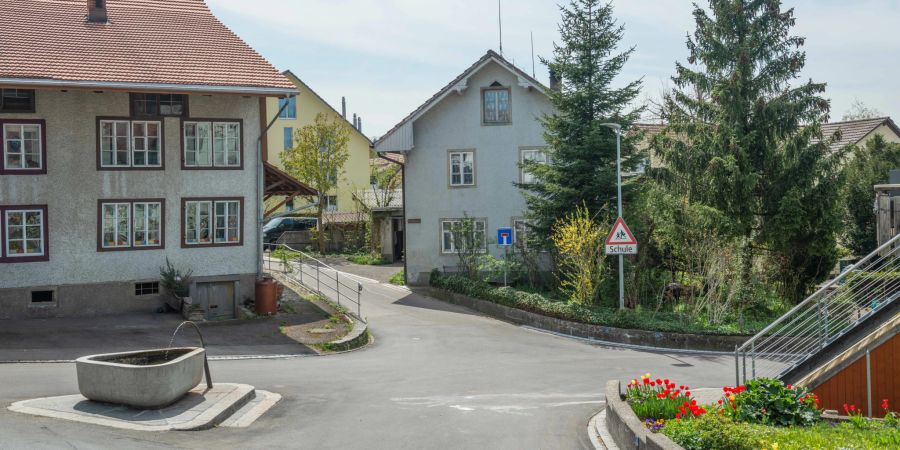 Das Ortszentrum der Gemeinde Wildberg, Bezirk Pfäffikon ZH.