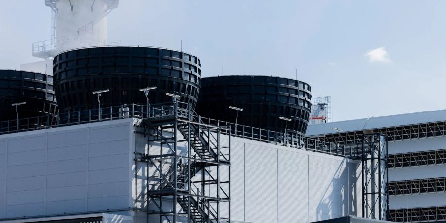 Das neue Gas- und Dampfturbinenkraftwerk in Herne. Es liegt in direkter Nachbarschaft zu einem Steinkohlekraftwerk.