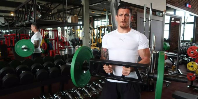 «Fit mit Hediger» - Darum trainiert Thun-Captain fürs Sixpack die Arme