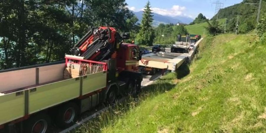 Der verunfallte Lastwagen.