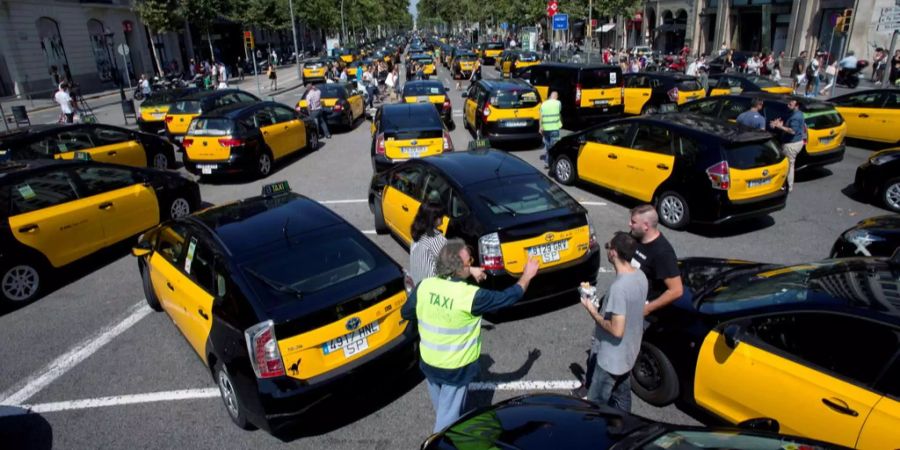 Streikende Taxifahrer in Barcelona.