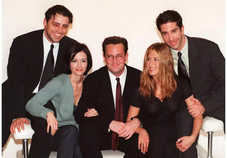 1998: «Friends» wird zur erfolgreichsten TV-Show der Welt mit Matt LeBlanc, Courteney Cox, Matthew Perry, Jennifer Aniston und David Schwimmer. Nicht zu sehen ist Lisa Kudrow.