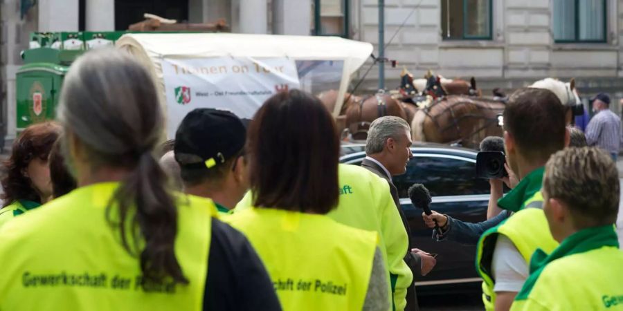 Die Gewerkschaft der Polizei ist mit den Bestimmungen in Bezug auf die neuen bayerischen Grenzpolizisten einverstanden.