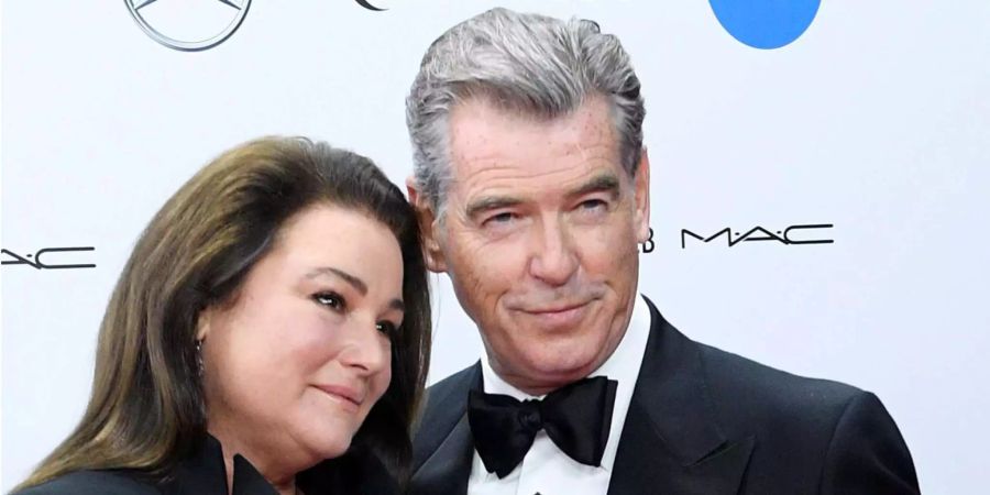 An einem perfekten Morgen sagt Pierce Brosnan seiner Frau Keely: «Ich liebe dich», und macht sich einen Kaffee.