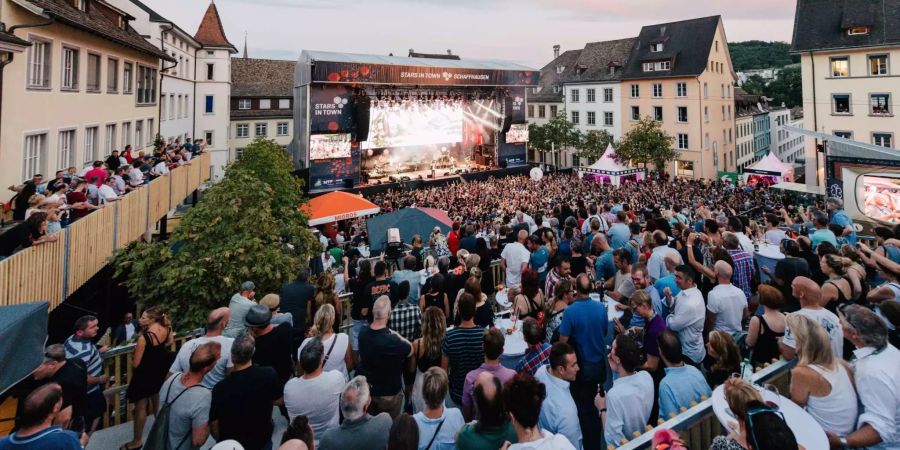 Das Stars in Town in Schaffhausen feiert mit der 9. Ausgabe einen neuen Besucherrekord von 32'000 zahlenden Musikbegeisterten.