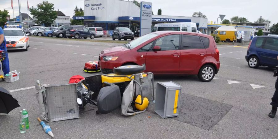 In Bellach kollidierte ein Auto mit einem dreirädrigen Kleinmotorrad.