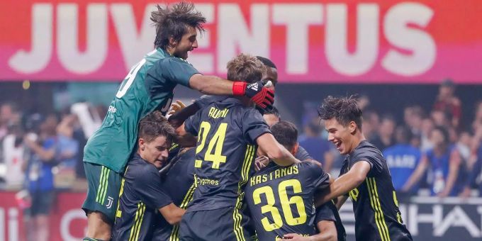 Freudentaumel bei Juve: Beim Saison-Vorbereitungsmatch hatten auch die Nachwuchsspieler die Chance, ihr Können zu zeigen. Freudentaumel bei Juve: Beim Saison-Vorbereitungsmatch hatten auch die Nachwuchsspieler die Chance, ihr Können zu zeigen.
