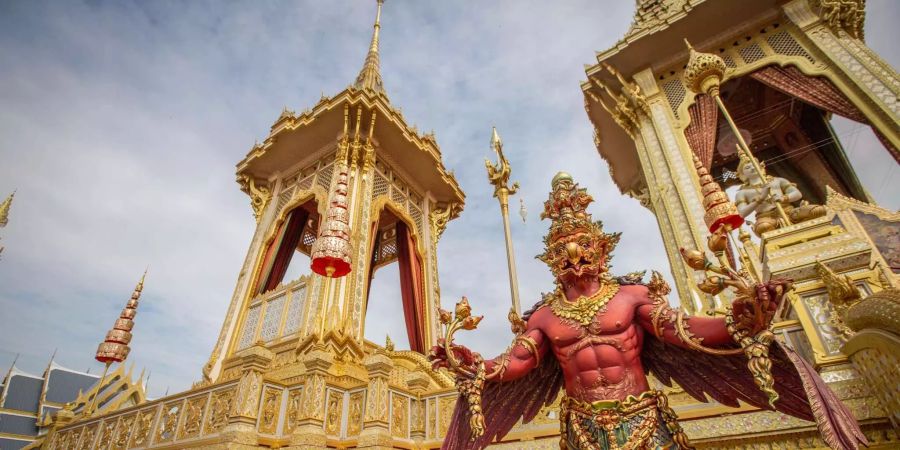 König Bhumibol war in Thailand sehr beliebt - die Trauerfeierlichkeiten dauerten fünf Tage.