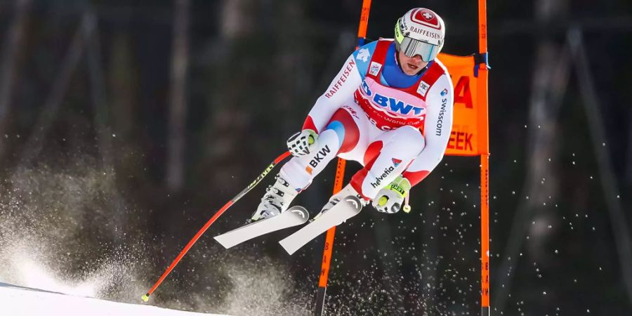 Beat Feuz fliegt in Richtung Podest.